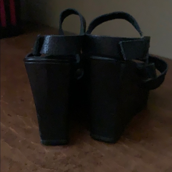 DKNY Black Leather Wedge Sandals 7 M - Picture 4 of 5